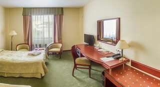 Гостиница Ринг Премьер Отель Ярославль Стандартный двухместный номер с 2 отдельными кроватями-3