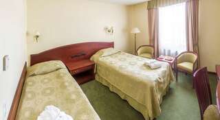 Гостиница Ринг Премьер Отель Ярославль Стандартный двухместный номер с 2 отдельными кроватями-1